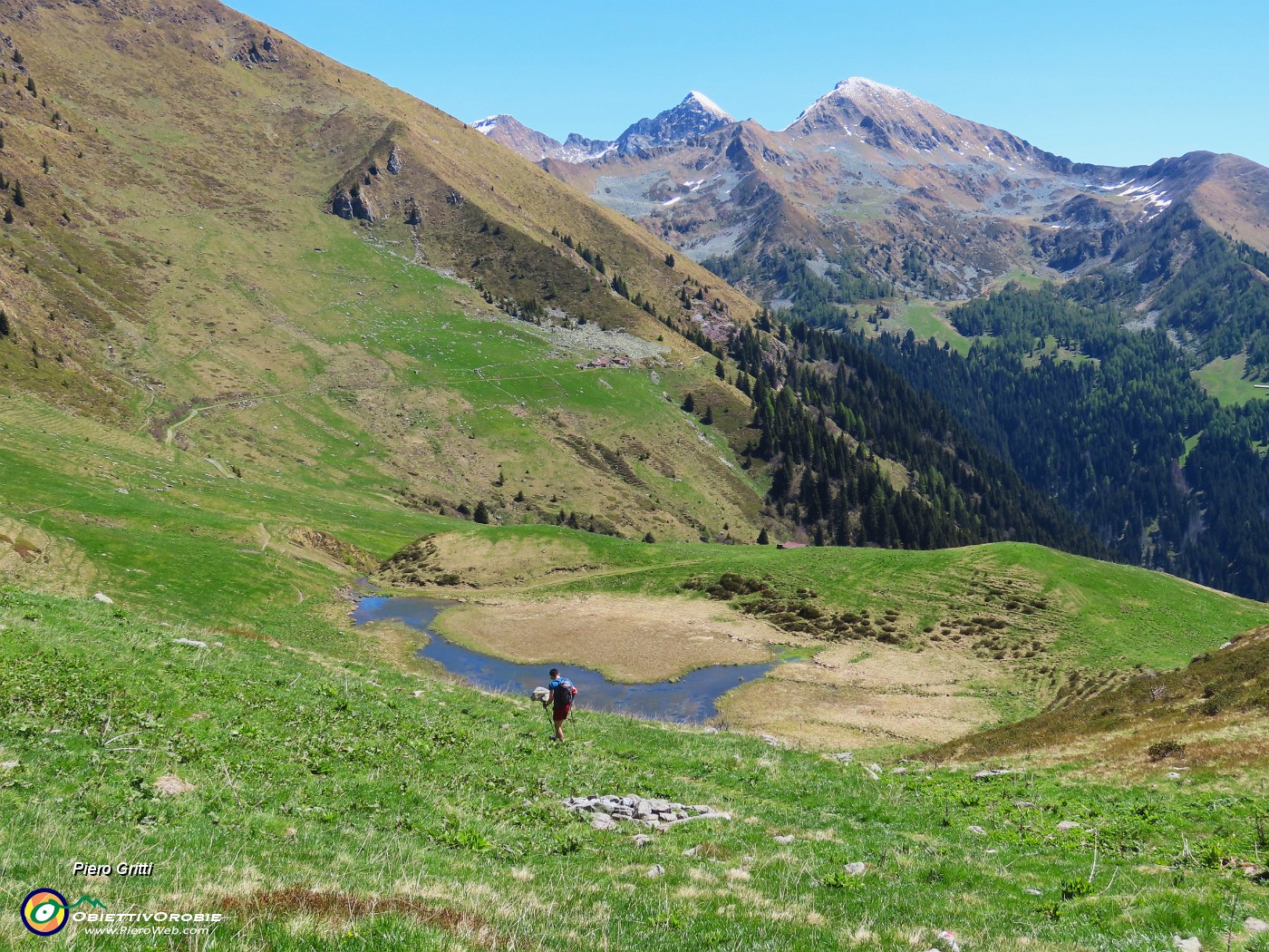 64 In discesa sul 101 con vista sul piccolo laghetto .JPG